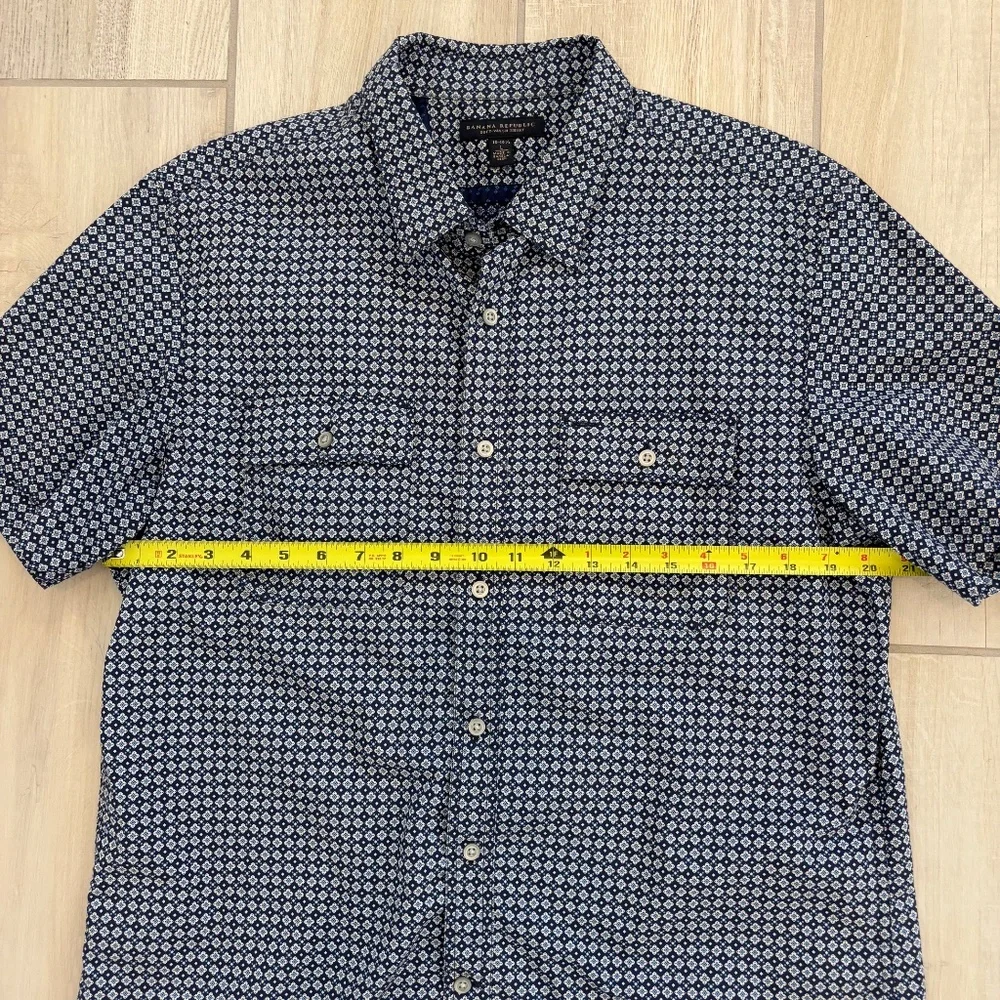 Banana Republic Men’s Regular Fit Short Sleeve Shirt - Navy Geo Print , Large